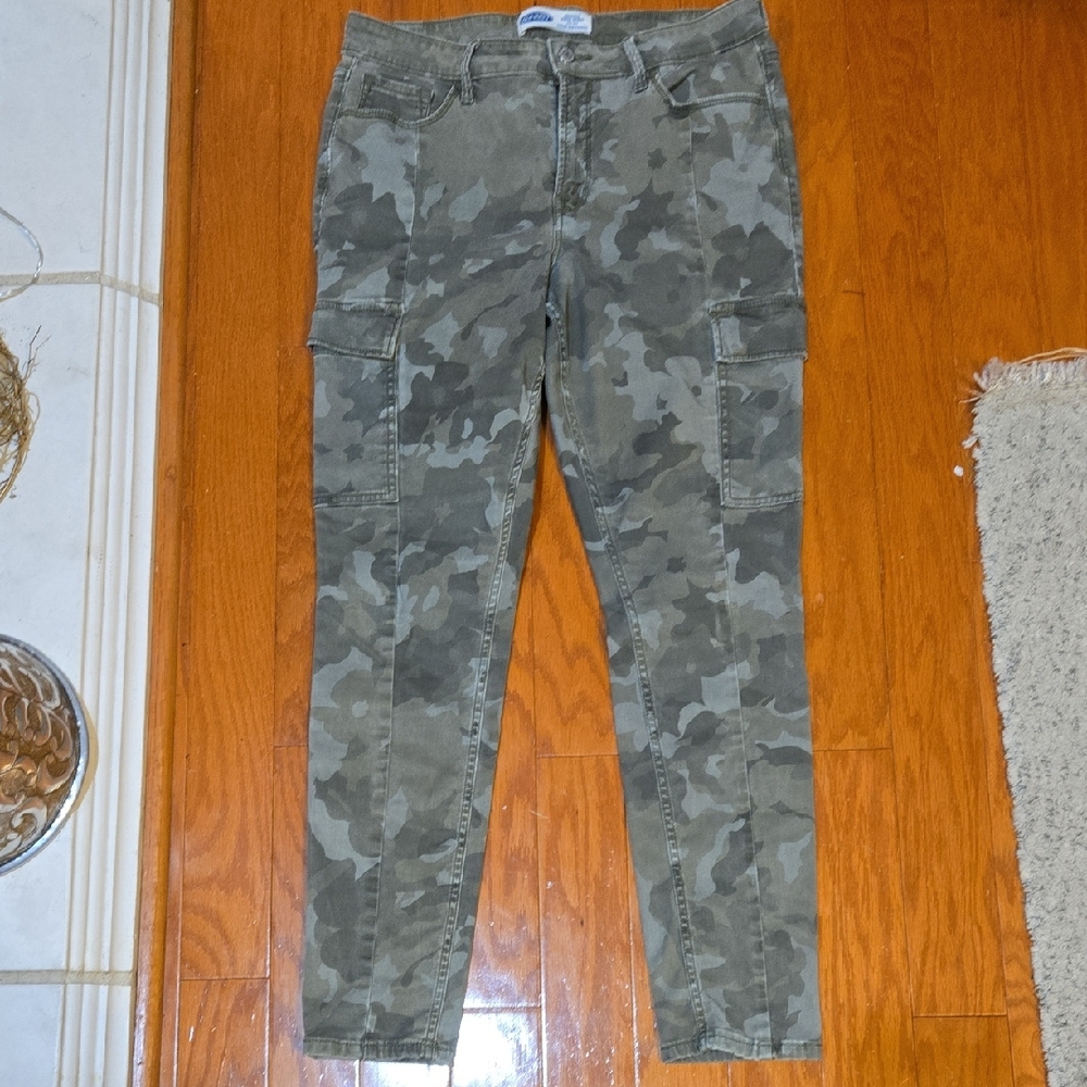 Old Navy Rockstar Super Skinny Jeans | Camo Cargo High Rise | Women’s Size 12